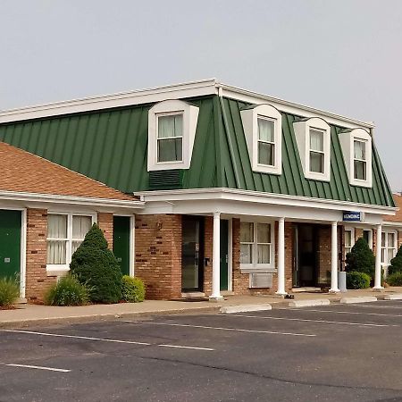 Travelodge By Wyndham New Philadelphia Exterior foto