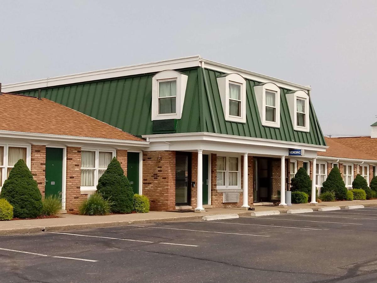 Travelodge By Wyndham New Philadelphia Exterior foto